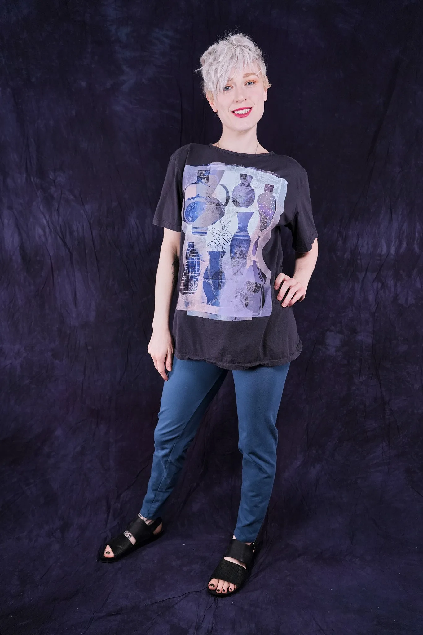 1253 Berna Tee Black Sand-P