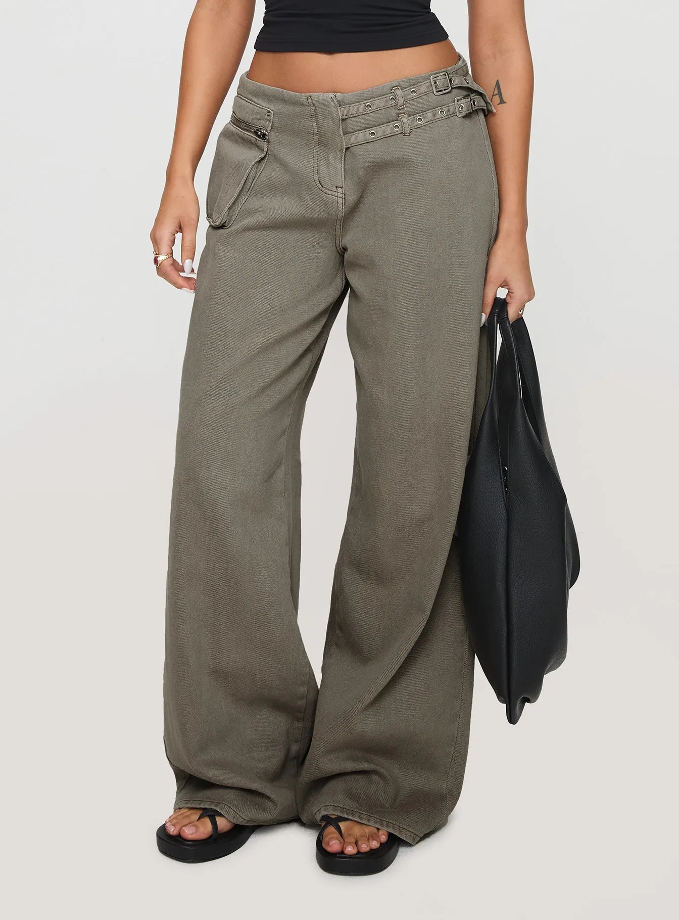 Adjustable Buckle Waist Side Pocket Loose Jeans