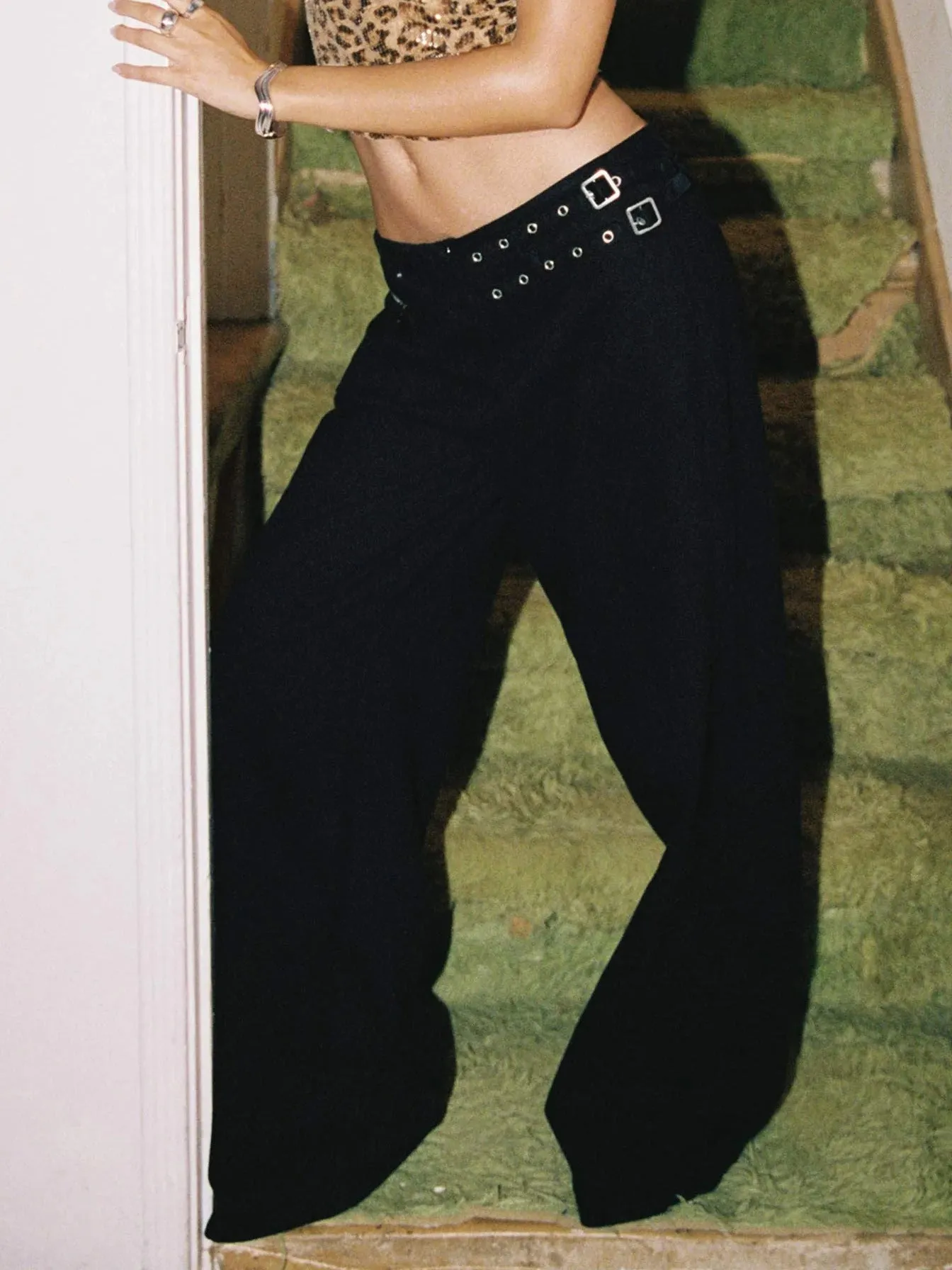 Adjustable Buckle Waist Side Pocket Loose Jeans