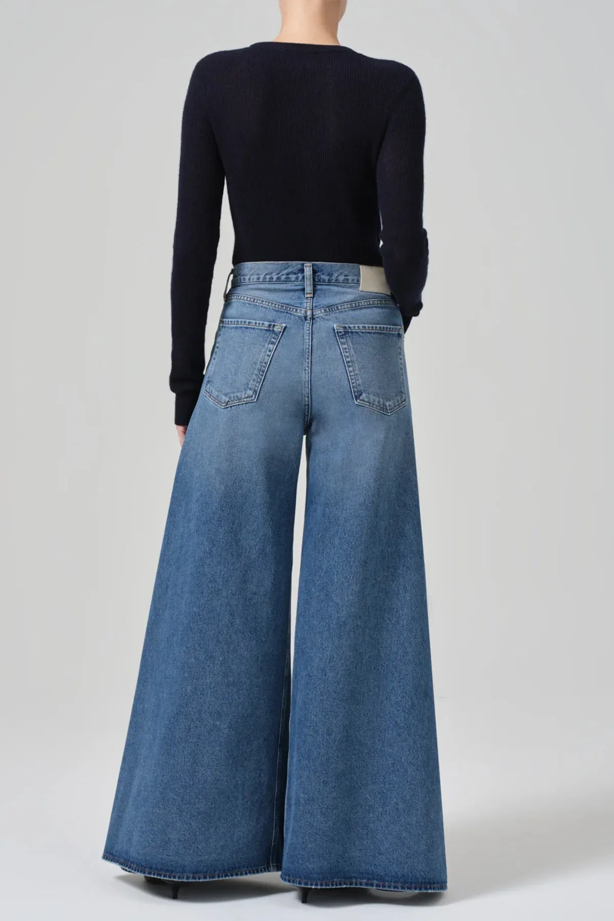 Amari Ultra Jean In Dweller