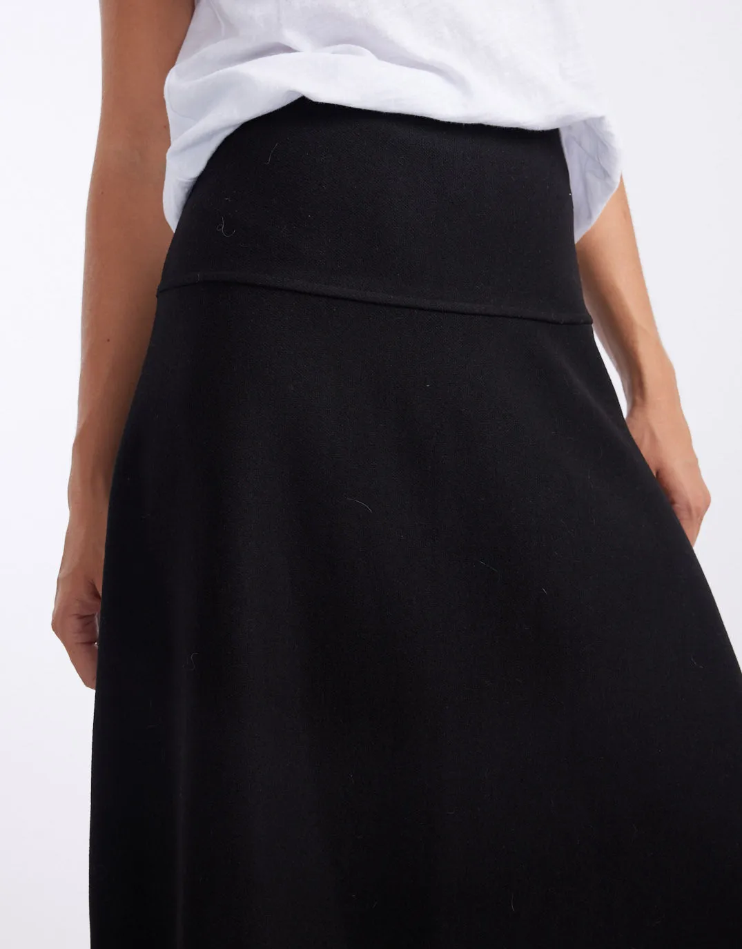 Amy Stretch Skirt - Black