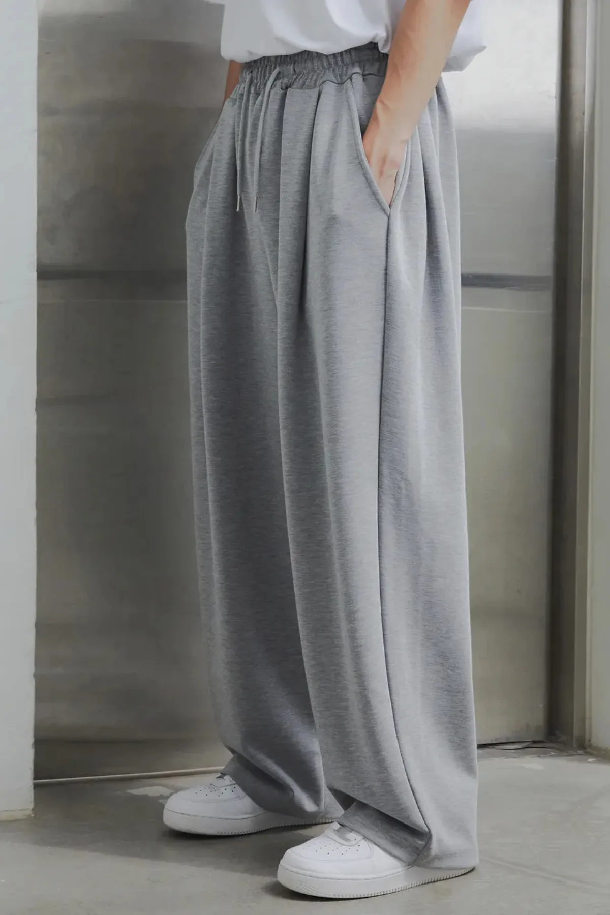 Arc Poise Drawstring Pants