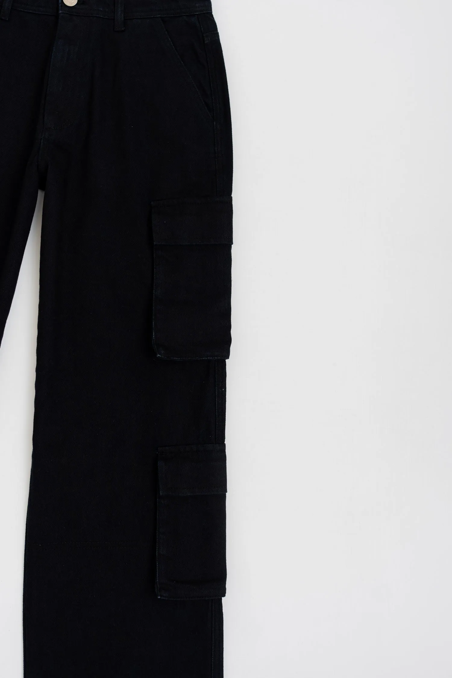 BLACK LOOSE FIT CARGO JEANS