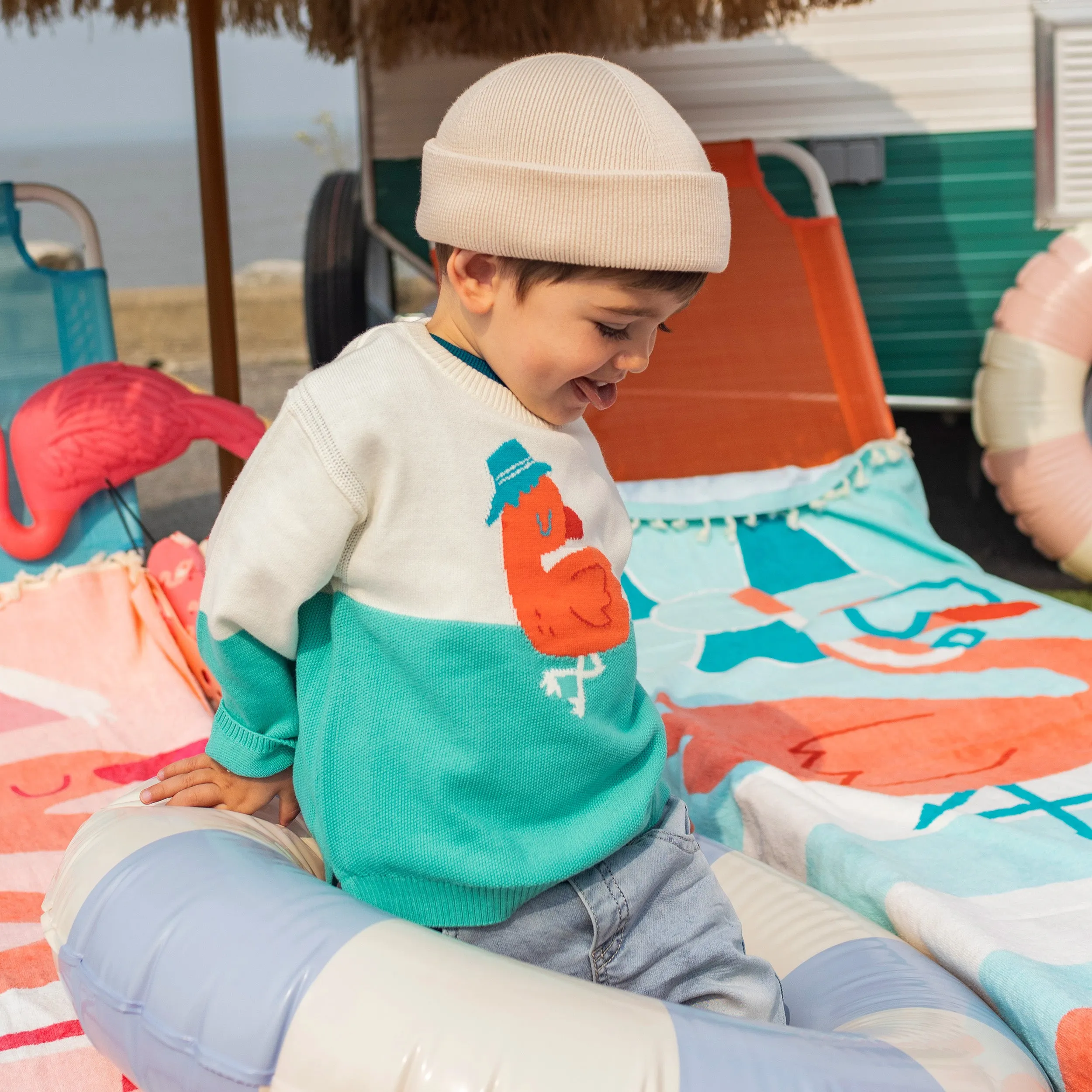 Chandail crème et turquoise avec flamant, bébé || Cream and turquoise sweater with flamingo design, baby