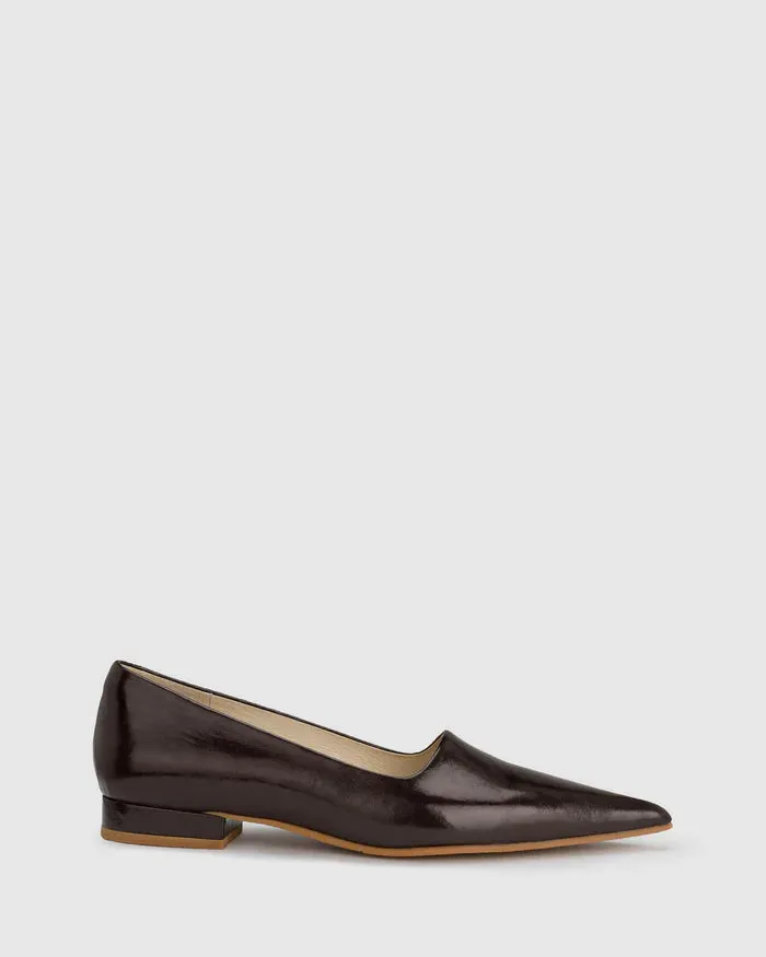 CHAOS & HARMONY BEATRIX FLAT CHOCOLATE