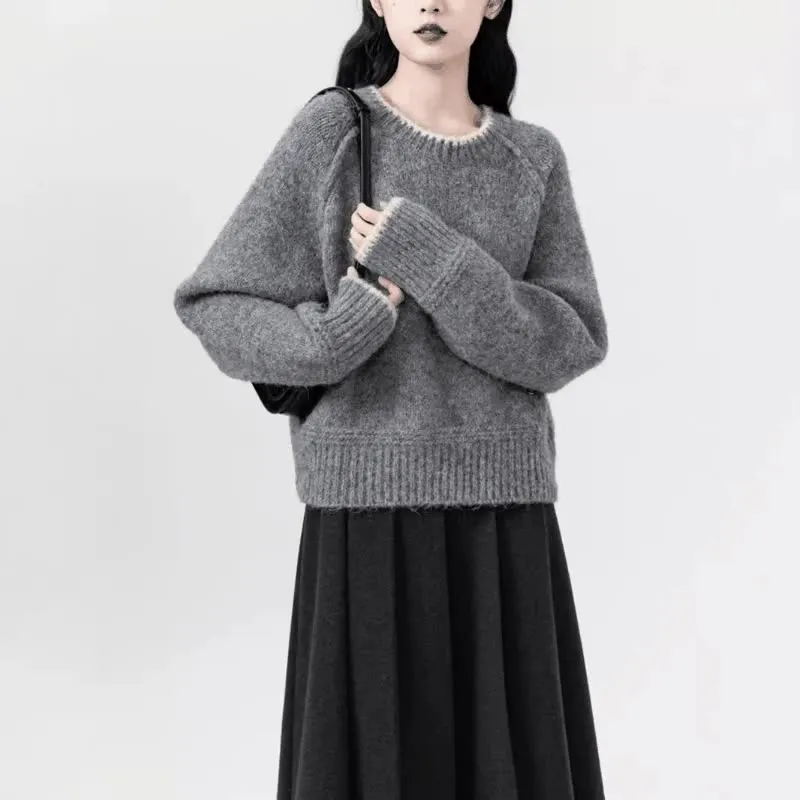 Cozy Solid Color Jumper for Women with a Round Neck