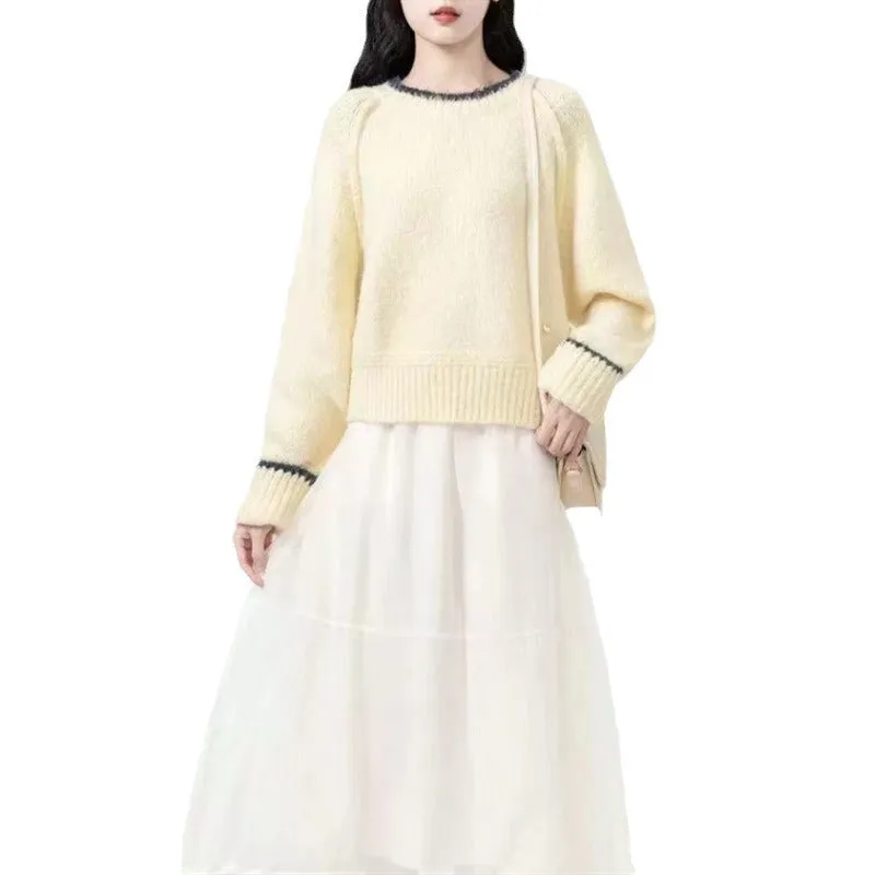 Cozy Solid Color Jumper for Women with a Round Neck
