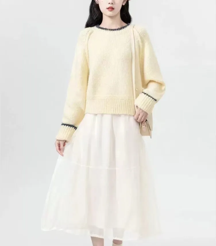 Cozy Solid Color Jumper for Women with a Round Neck