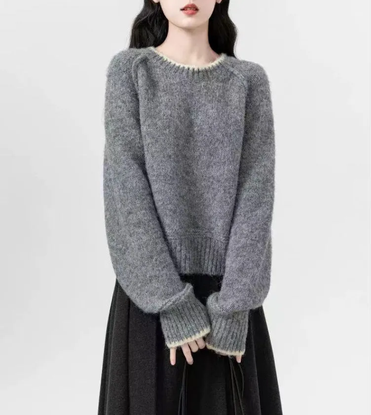 Cozy Solid Color Jumper for Women with a Round Neck