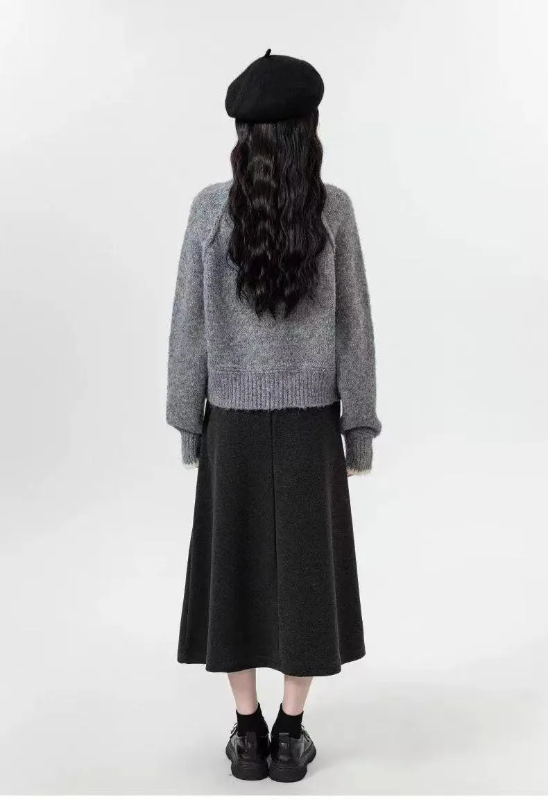Cozy Solid Color Jumper for Women with a Round Neck