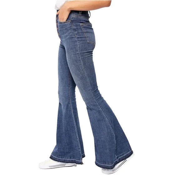 FREE PEOPLE Women's Irreplaceable High Waist Flare Jeans - Blue Size 27 - NWoT!