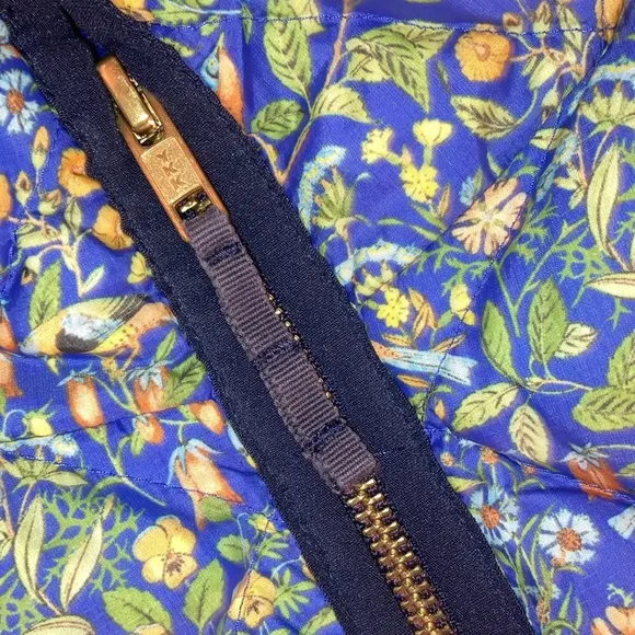 J. Crew X Liberty Fabric Excursion Quilted Down Blend Vest Catesby Floral Print
