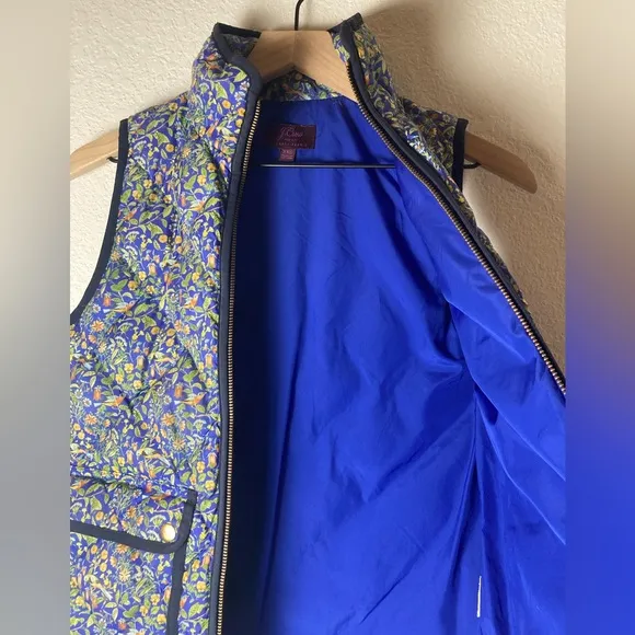J. Crew X Liberty Fabric Excursion Quilted Down Blend Vest Catesby Floral Print