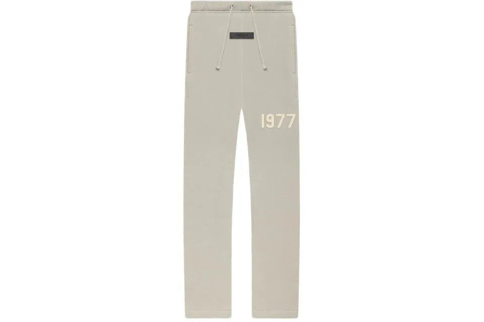 Kids Fear of God Essentials Relaxed Sweatpant Smoke