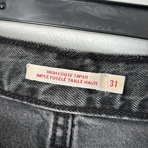 Levi’s Premium High Loose Taper Fit Women’s Jeans Size 31