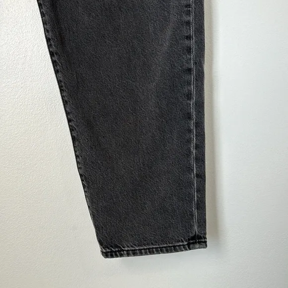 Levi’s Premium High Loose Taper Fit Women’s Jeans Size 31