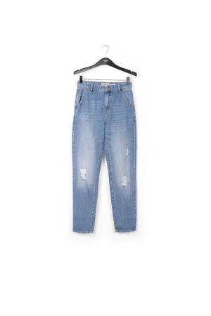 Loose-fit distressed blue jeans