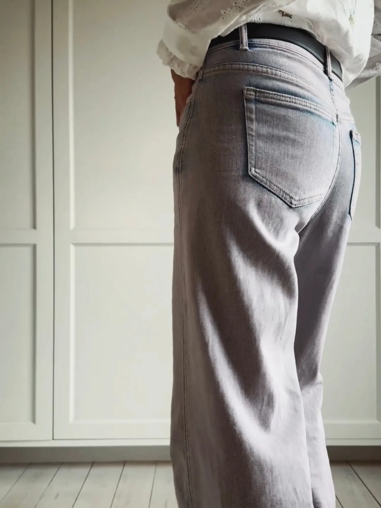 LOOSE STRAIGHT LEG JEANS - FADED PINK