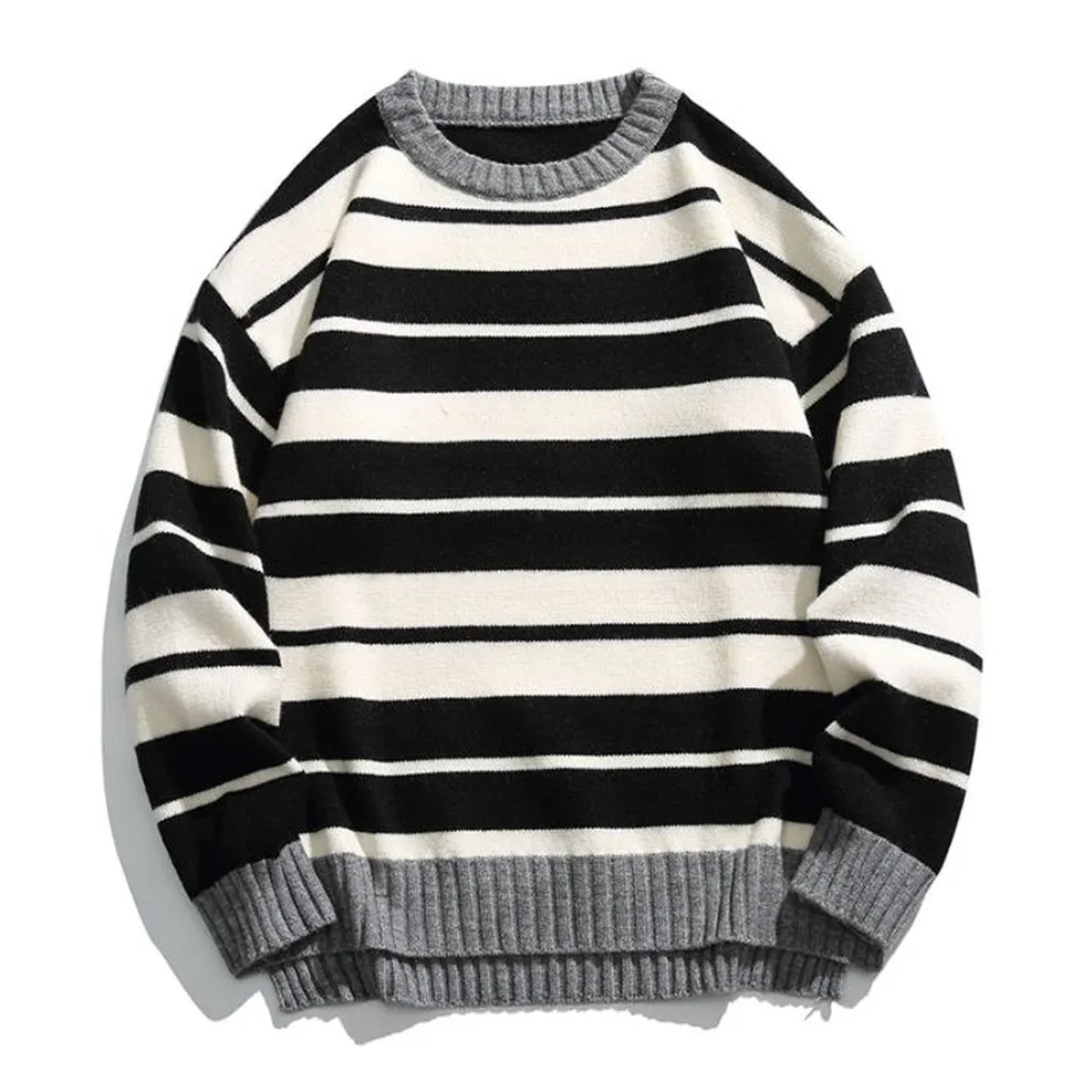Men’s relaxed-fit sweater featuring a stylish ringer design