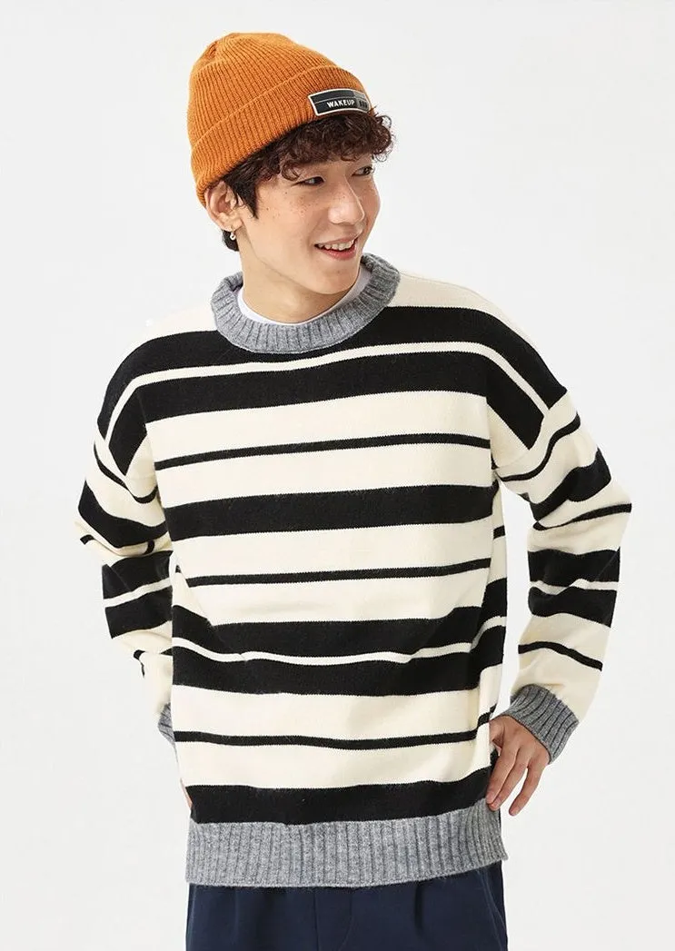 Men’s relaxed-fit sweater featuring a stylish ringer design