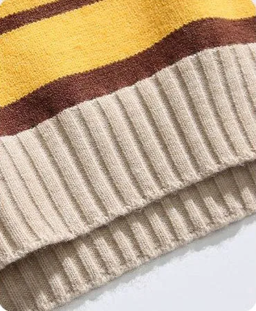 Men’s relaxed-fit sweater featuring a stylish ringer design