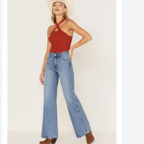 NWT Wrangler Women's Light Wash Bonnie Loose Flare Wide Jeans