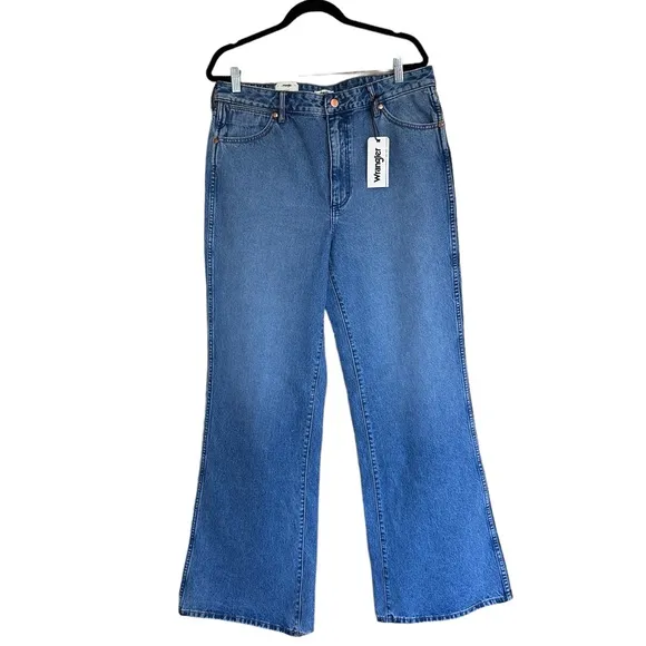 NWT Wrangler Women's Light Wash Bonnie Loose Flare Wide Jeans