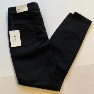 NYDJ SZ 6 Black Skinny Denim Jeans New D6