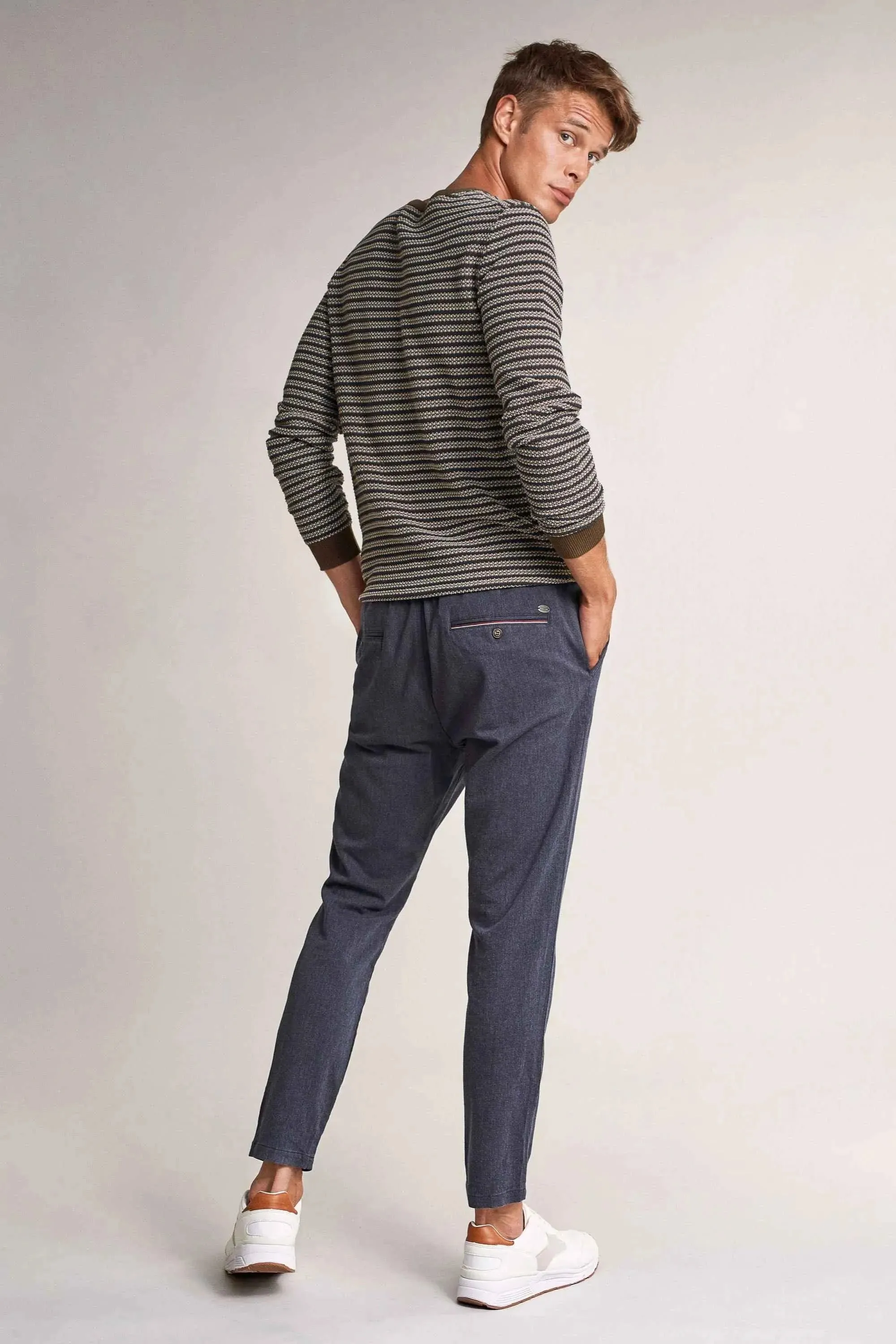 Pantalones Karl Loose Slim Con Textura