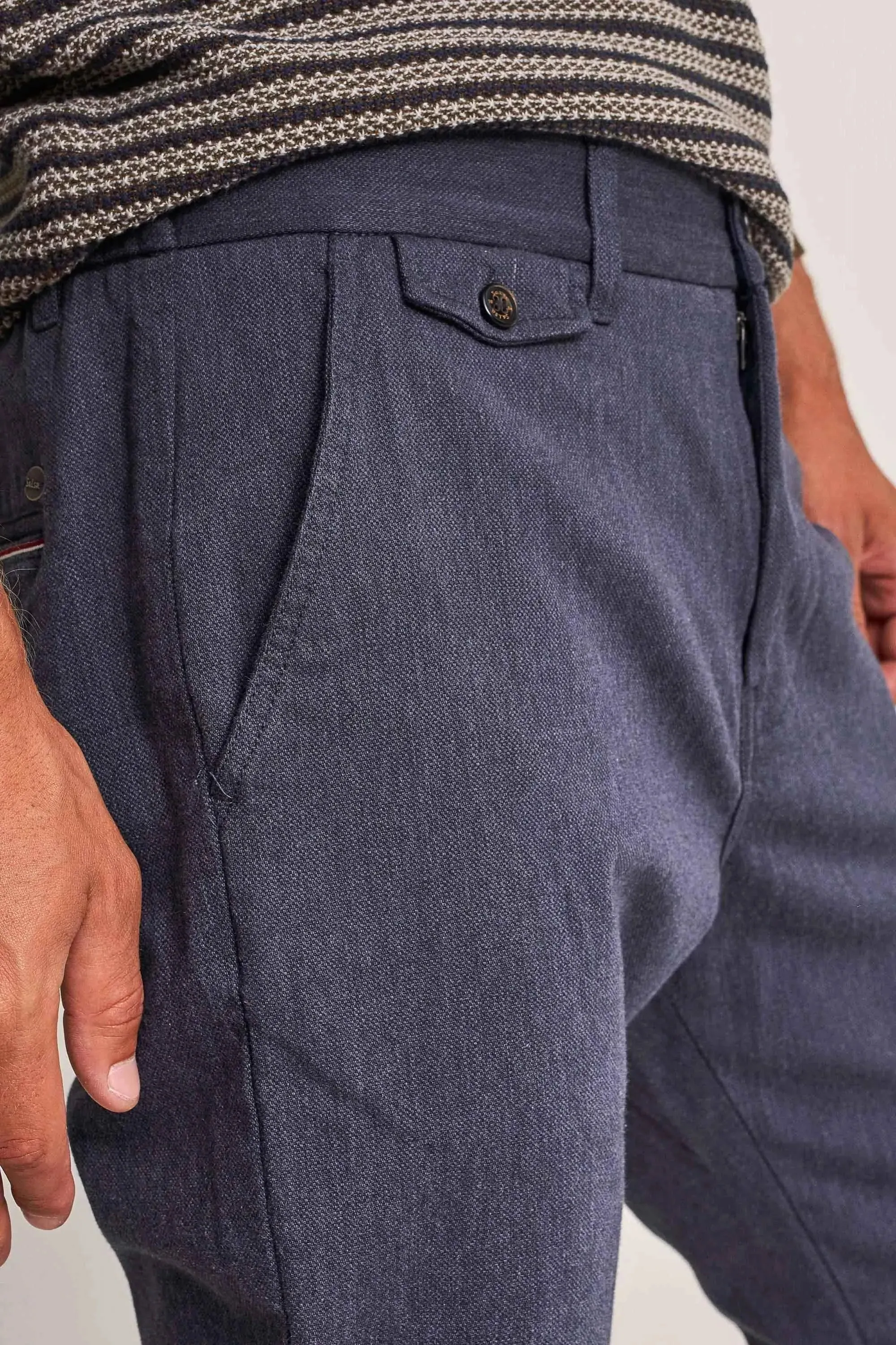 Pantalones Karl Loose Slim Con Textura