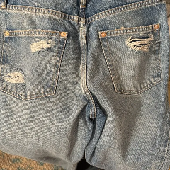We the Free Distressed Jeans Sz 26 Free people (we the free) jeans!!!