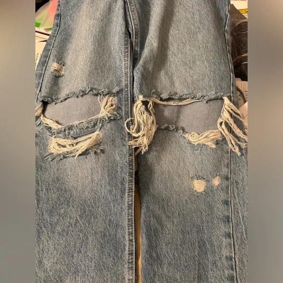 We the Free Distressed Jeans Sz 26 Free people (we the free) jeans!!!