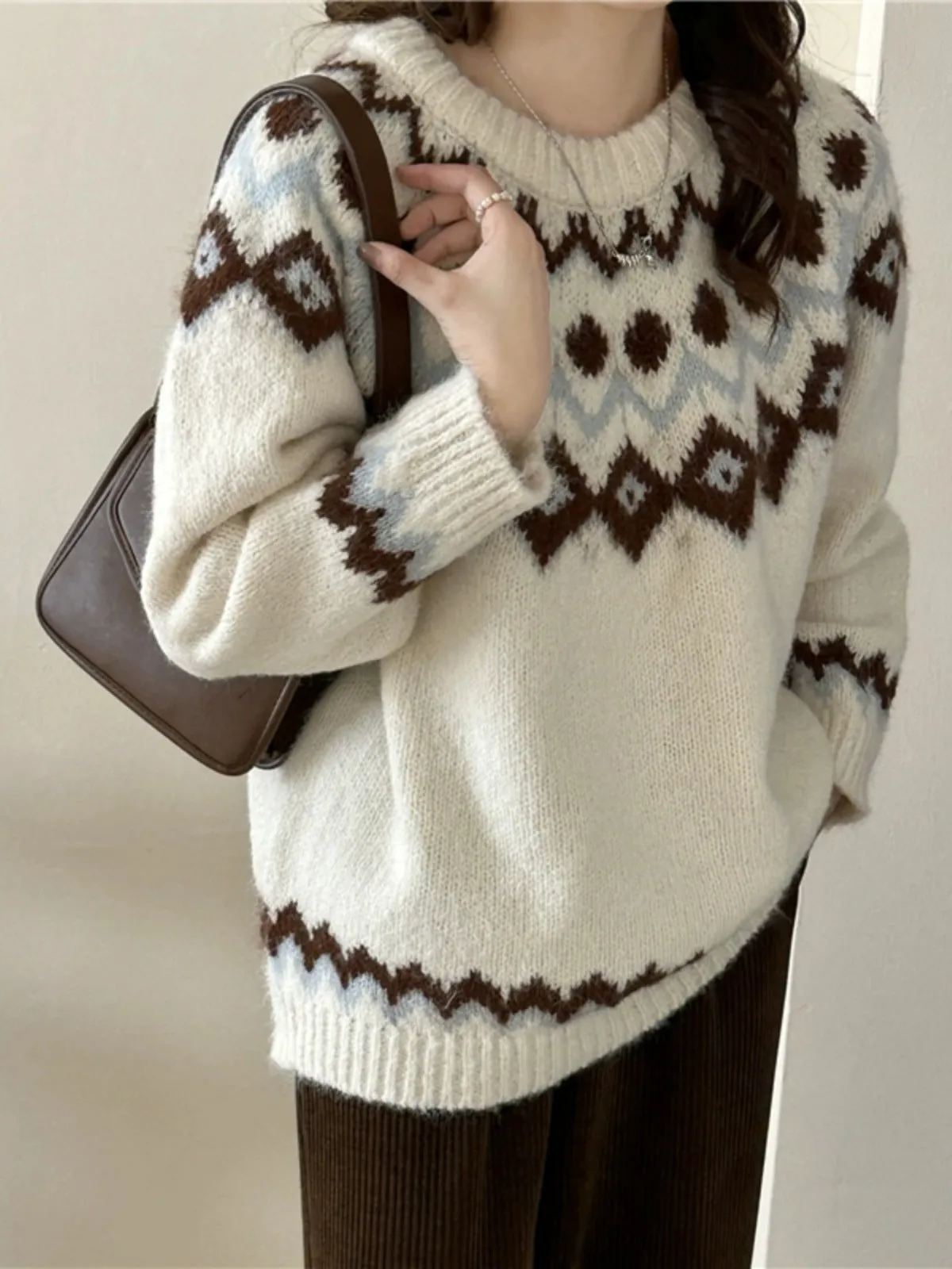 Women's Cozy Broderie Knit Sweater in Retro Style